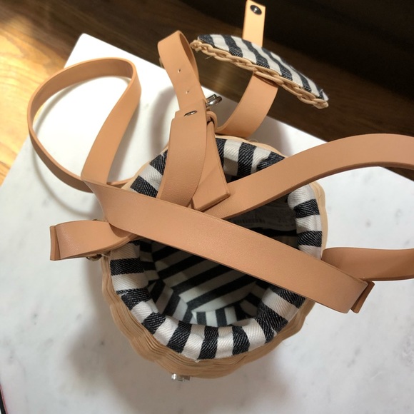 Zara raffia woven bucket bag - Picture 4 of 5